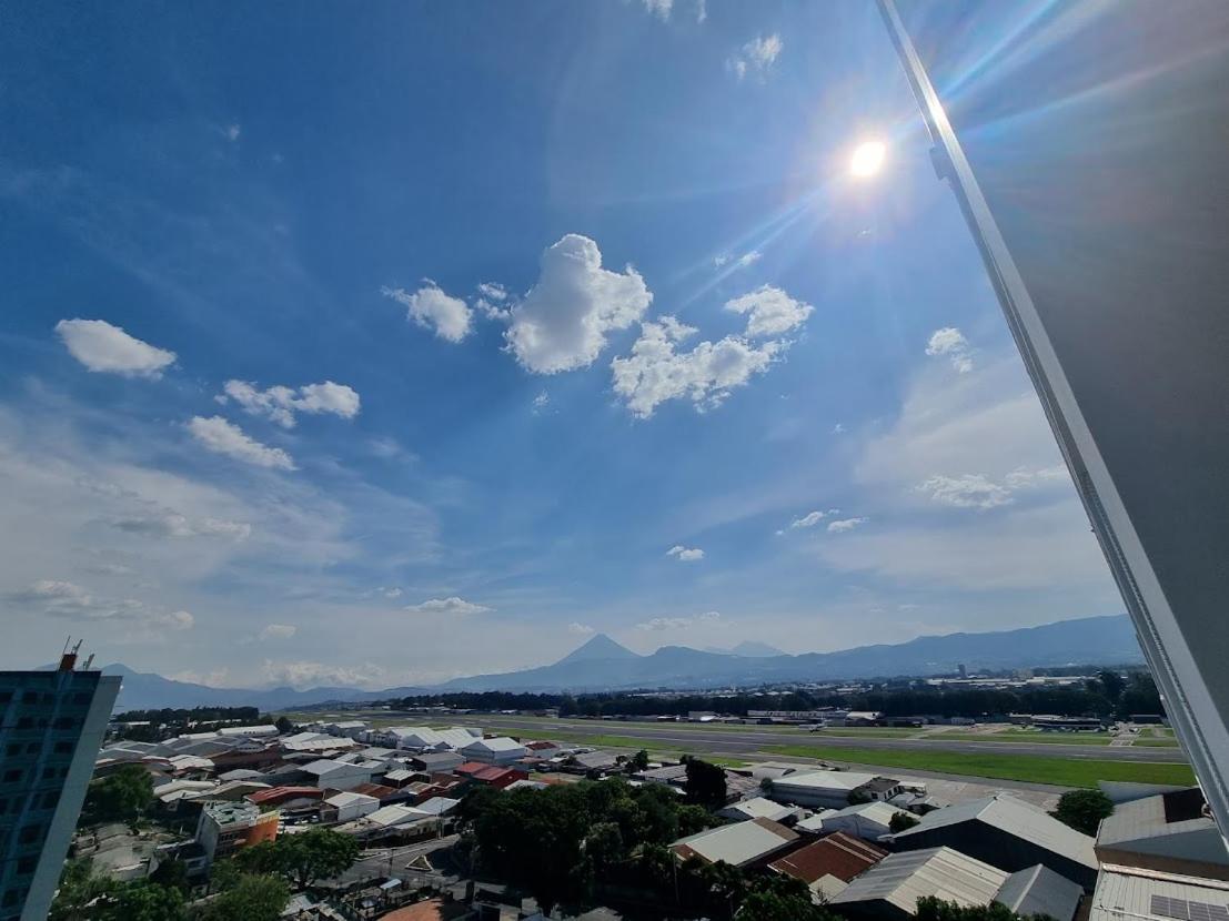 Appartement Amazing Aircrafts Views In Front Of Airport à Ville de Guatemala Extérieur photo